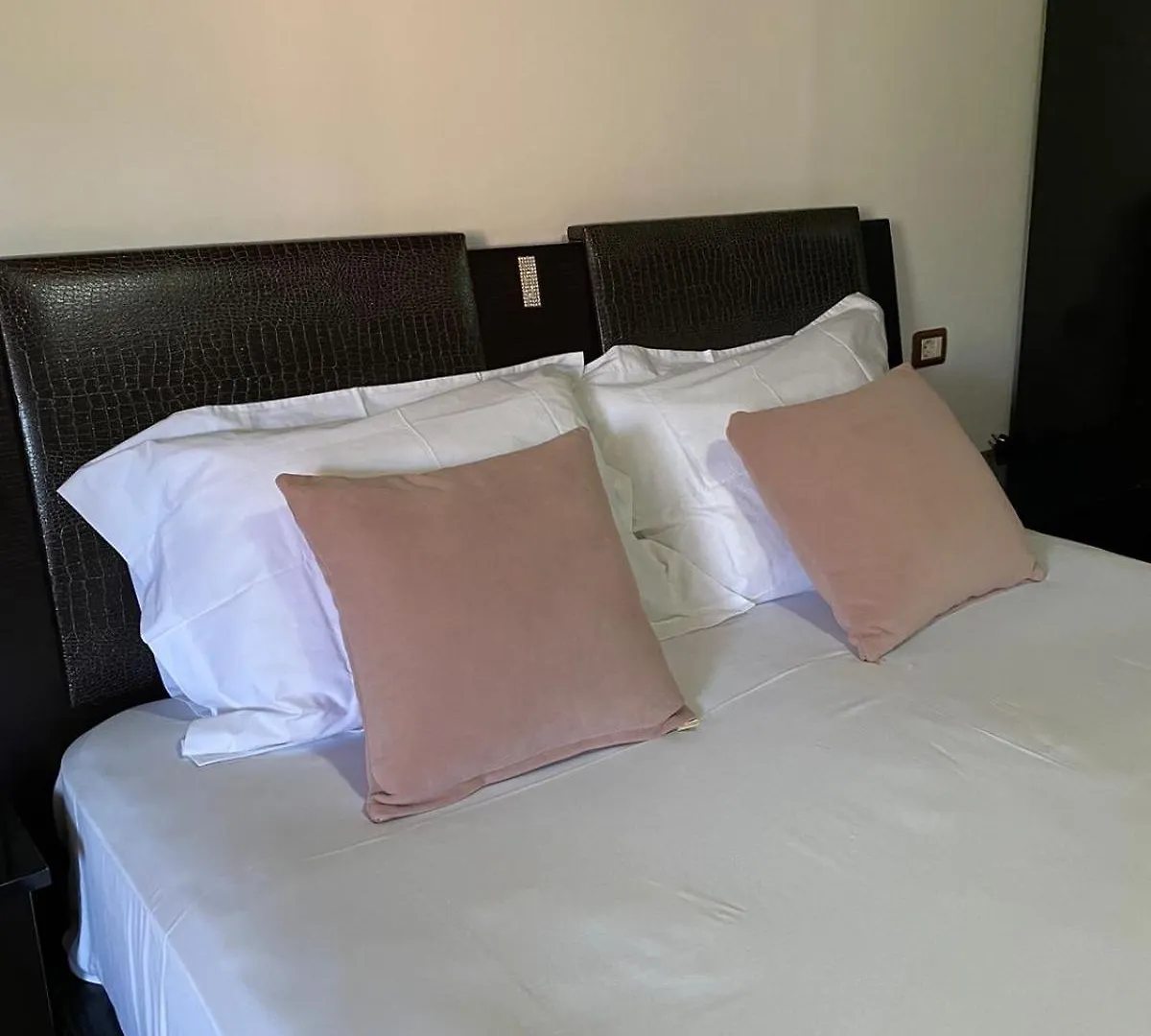 Bertis Guest House Gjirokaster 0*,  Albania